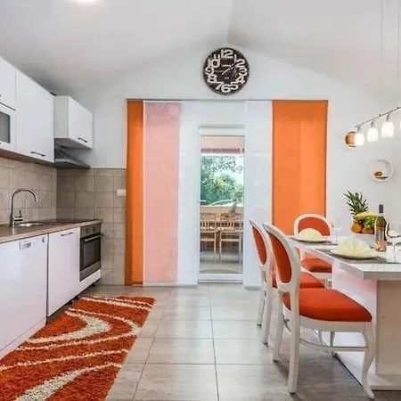 Ferienhaus Dina Šumber